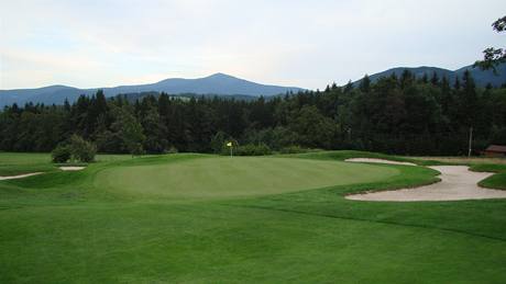 Golfové h�i�t� Old Course v �eladné, jamka �. 5.