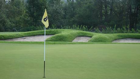 Golfové h�i�t� Old Course v �eladné, jamka �. 8.