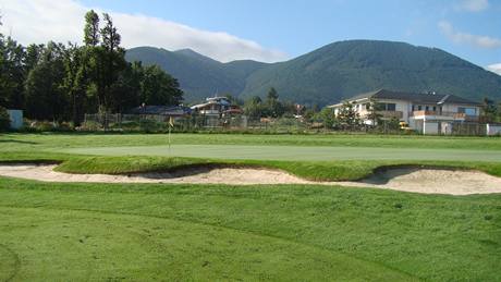 Golfové h�i�t� Old Course v �eladné, jamka �. 13.