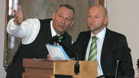 Primátor m�sta Plzn� Pavel Rödl. 