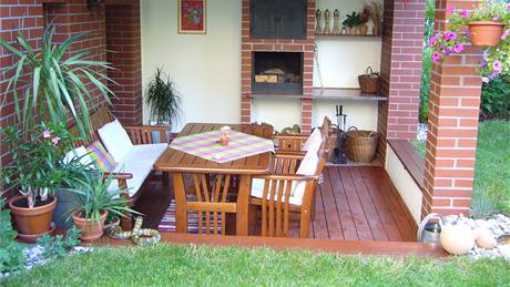 Velikost terasy je 3,30 x 3,5 metru