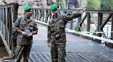 Demonstrací se 21. záí zúastní i vojáci. Ilustraní foto