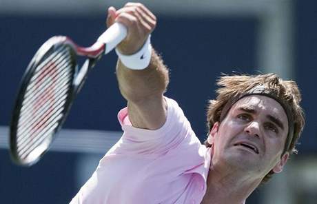 RَOVÝ PREDÁTOR. Roger Federer zvolil pro turnaj v Torontu nový outfit a vyslouil si novou pezdívku.