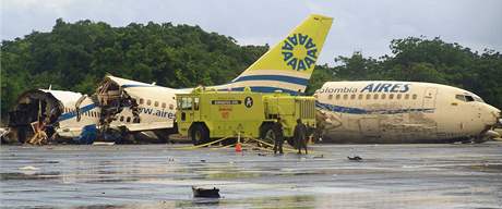 Kolumbijsk letadlo rozplil pi pistn blesk (16. srpna 2010)