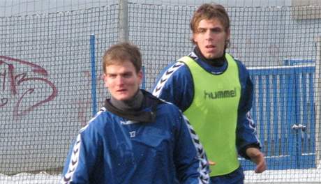 Pavel Simr (vlevo) a Petar Gavri na tréninku Vysoiny Jihlava