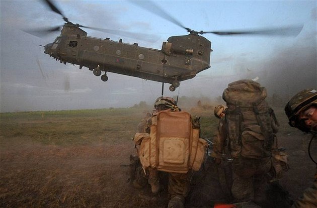Brit�tí vojáci v operaci �erný princ v Afghánistánu