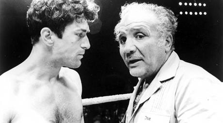 Robert De Niro jako boxer Jake LaMotta na vrcholu kariry