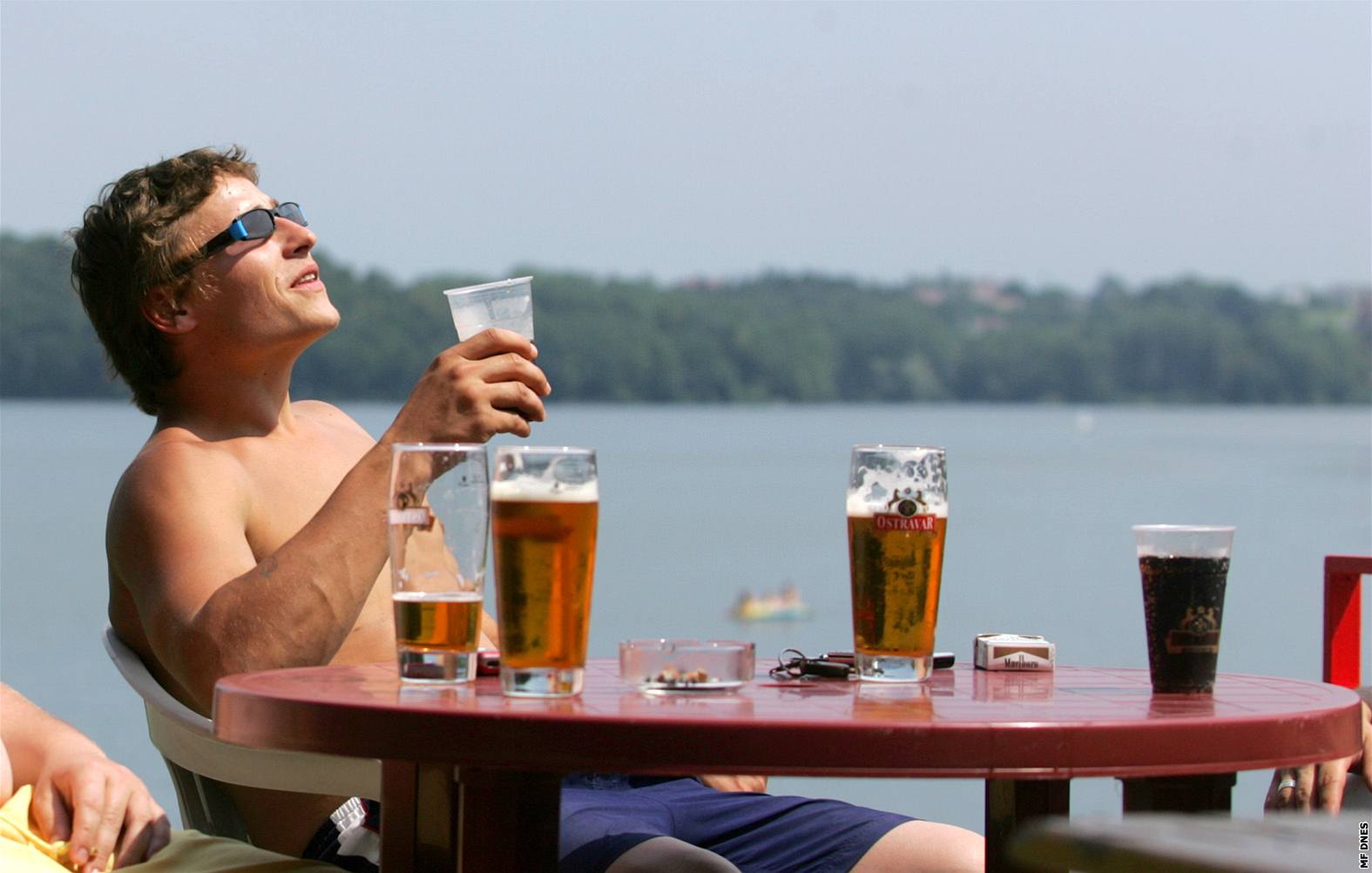 V hospodách stále ob�as pijeme zteplalé pivo a n�kdy dostaneme piva mén�, ne� kolik za n�j zaplatíme. Ilustra�ní foto.