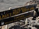 DOKÁZALI TO? Amerití veteráni dobyli vrchol Kilimandára (zleva Bauer, Duncan, Nevins).