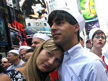 Amerian si pipomnli konec vlky v Pacifiku na Times Square (15 srpna 2010)