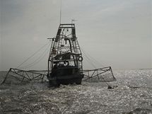 Poprv od dubnov nehody vyrazili rybi ze ztoky Bastian na lov krevet  (16. srpna 2010)