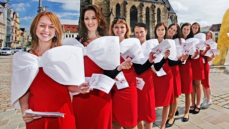 Krásné sleny zahájily v Plzni kampa na rozíené regionální zpravodajství iDNES
