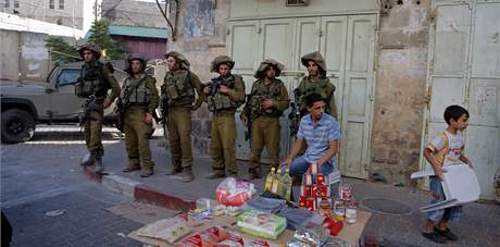Hlídka izraelských voják v Hebronu