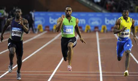 Americký sprinter Tyson Gay (uprosted) je nejrychlejím muem sezony.