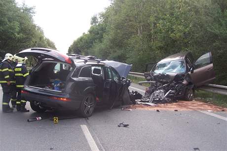 elní stet dvou automobil na Baneovsku