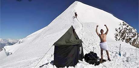 Fintí horolezci si postavili saunu pod vrcholem Mont Blancu.
