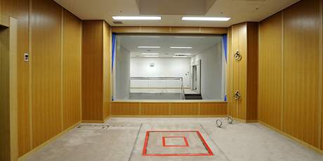 Japonská popraví místnost s erven oznaeným propadlitm uprosted (27. srpna 2010)