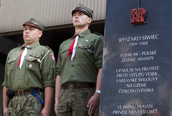 Odhalení obelisku k uctní památky Ryszarda Siwiece. (20. srpna 2010)