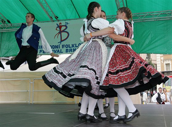 Ve tvrtek zaal 21. roník Mezinárodního folklorního festivalu Brno