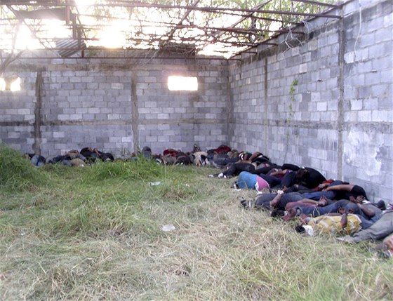 Na odlehlém rani v Mexiku objevili vojáci 72 mrtvých tl (25. srpna 2010)