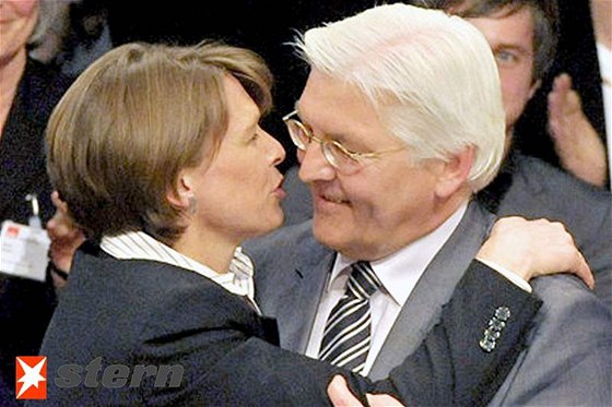 Nmecký ministr zahraniních vcí Frank-Walter Steinmeier se svojí manelkou Elke.