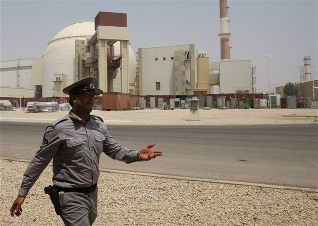 Poslanci se ostře pohádali o Izrael, Írán a jeho jadernou elektrárnu
