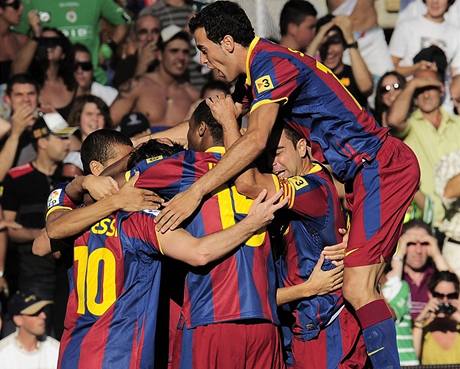 Fotbalist Barcelony slav prvn trefu v sti Santanderu. Gl dal Lionel Messi.