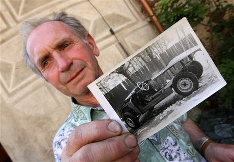 Vladimr Krdl a fotka kody Felicie, kdy ji ped ticeti lety koupil
