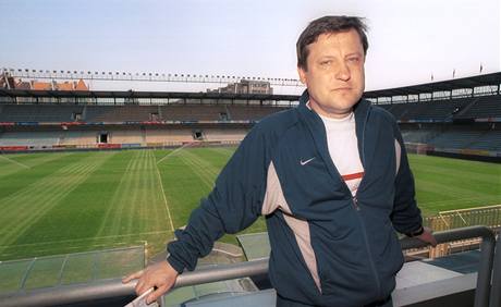 Trenr fotbalov Sparty Ji Kotrba. (22. dubna 2003)