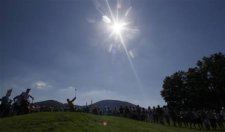 Odpal na dvanct jamce hit Old Course v eladn pi Czech Open 2010.