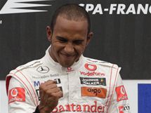 JO! Britsk pilot formule 1 Lewis Hamilton ze stje McLaren oslavuje vtzstv ve Velk cen Belgie.