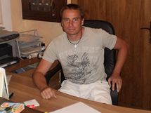 Rastislav Michalk, bval fotbalista Sparty, dnes hotelir na rodnm Slovensku v recepci svho penzionu v Oadnici.