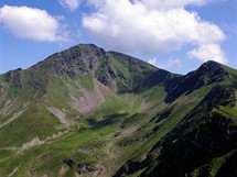 Rumunsko. Druhý nejvyšší vrchol Rodny Ineu (2279 m)