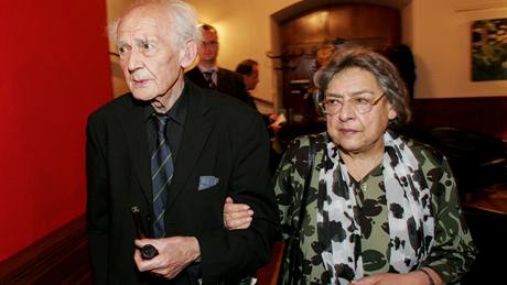 Zygmunt Bauman s manelkou v Praze, 2006