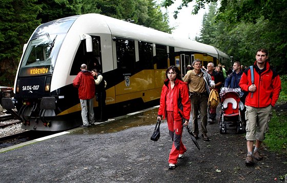 Po 65 letech jezdí vlaky na trati Harrachov - Skláská Poreba v Polsku.