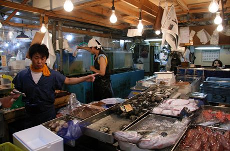 Japonsko, slavn ryb trh Cukidi v Tokiu