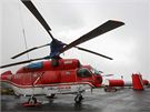Dvourotorová helikoptéra Kamov Ka-32, s její pomocí je vymována anténa na vysílai Pradd.