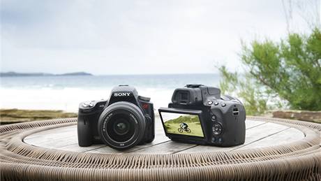 Digitální zrcadlovka Sony Alfa 55 a 33