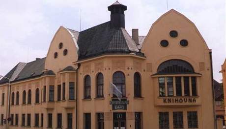 Stedoeská vdecká knihovna v Kladn se doká ástené rekonstrukce.