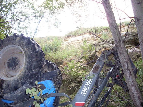 Tragická nehoda traktoru v bývalém lomu na Chrudimsku