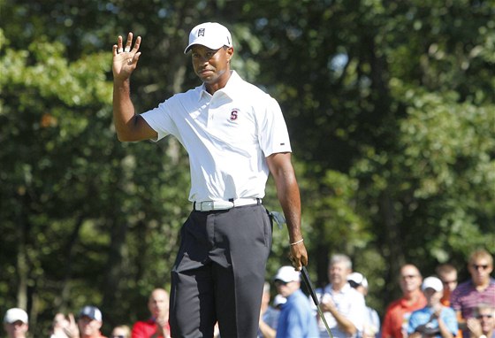 Tiger Woods zahrál ve druhém kole Deutsche Bank Championship 65 ran.