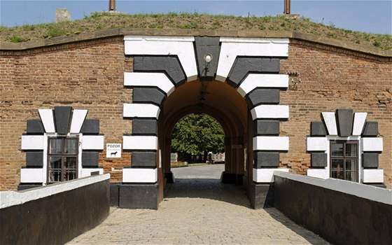 Památník Terezín je nejnavtvovanjí památkou v Ústeckém kraji. Kvli pohnuté...