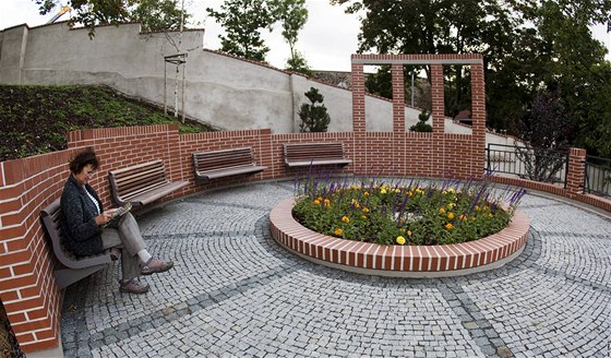 Nov zrekonstruovaná zahrada Ztracenka na Albertov láká hlavn k odpoinku.