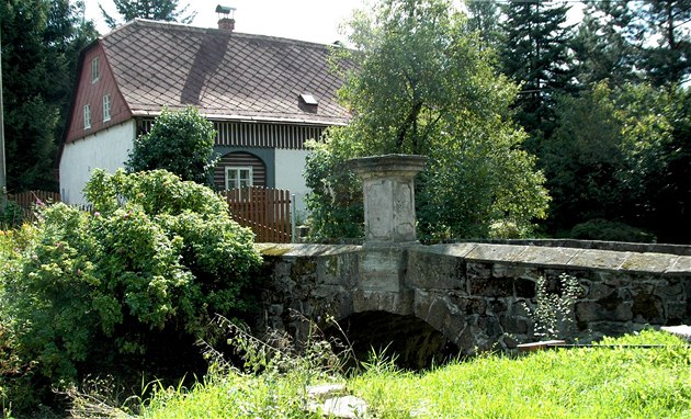 Kry�tofovo údolí. Kamenný m�stek p�es Rokytnici