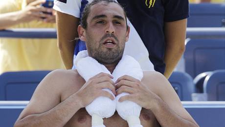 Kyperský tenista Marcos Baghdatis nechtl svou neekanou poráku v 1. kole svádt na vedro.