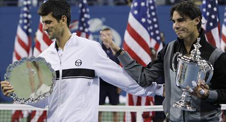 Novak Djokovi a Rafael Nadal po finle US Open 2010