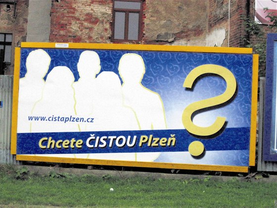 Jeden z převolebních billboardů v Plzni
