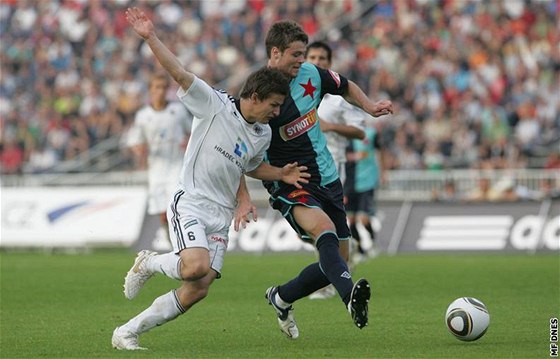 Utkání Hradce Králové se Slavií sledovalo na stadionu mnohem víc divák, ne kolik iní povolená kapacita.