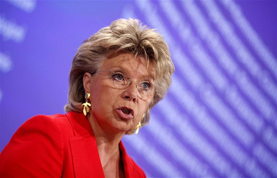 Evropská komisaka pro spravedlnost a lidská práva Viviane Redingová oste zkritizovala Francii kvli problematice deportace Rom (14. záí 2010)
