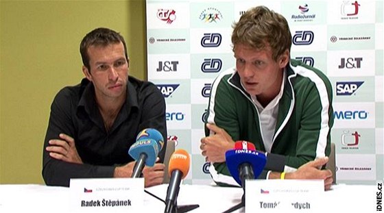 JSOU ZPT. Radek tpánek (vlevo) a Tomá Berdych jsou zpátky v daviscupovém týmu a odletli bojovat o finále do Srbska.